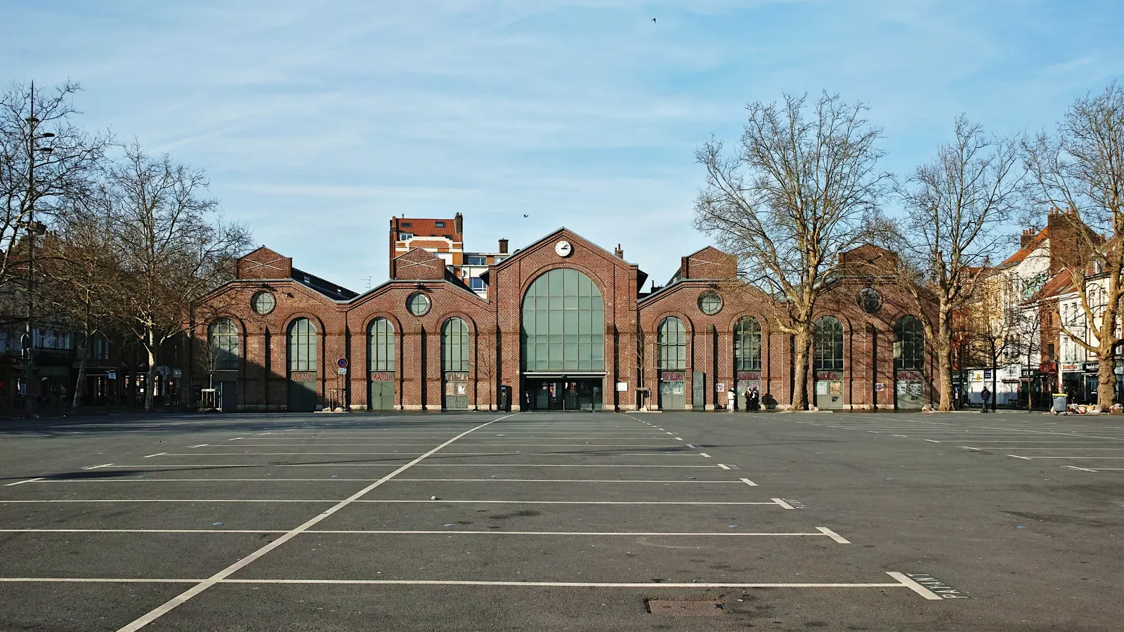Les halles de Wazemmes, cœur du quartier populaire de Lille